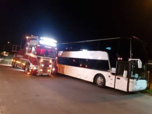 Remorquage d’un VanHool double étages en Autriche 3